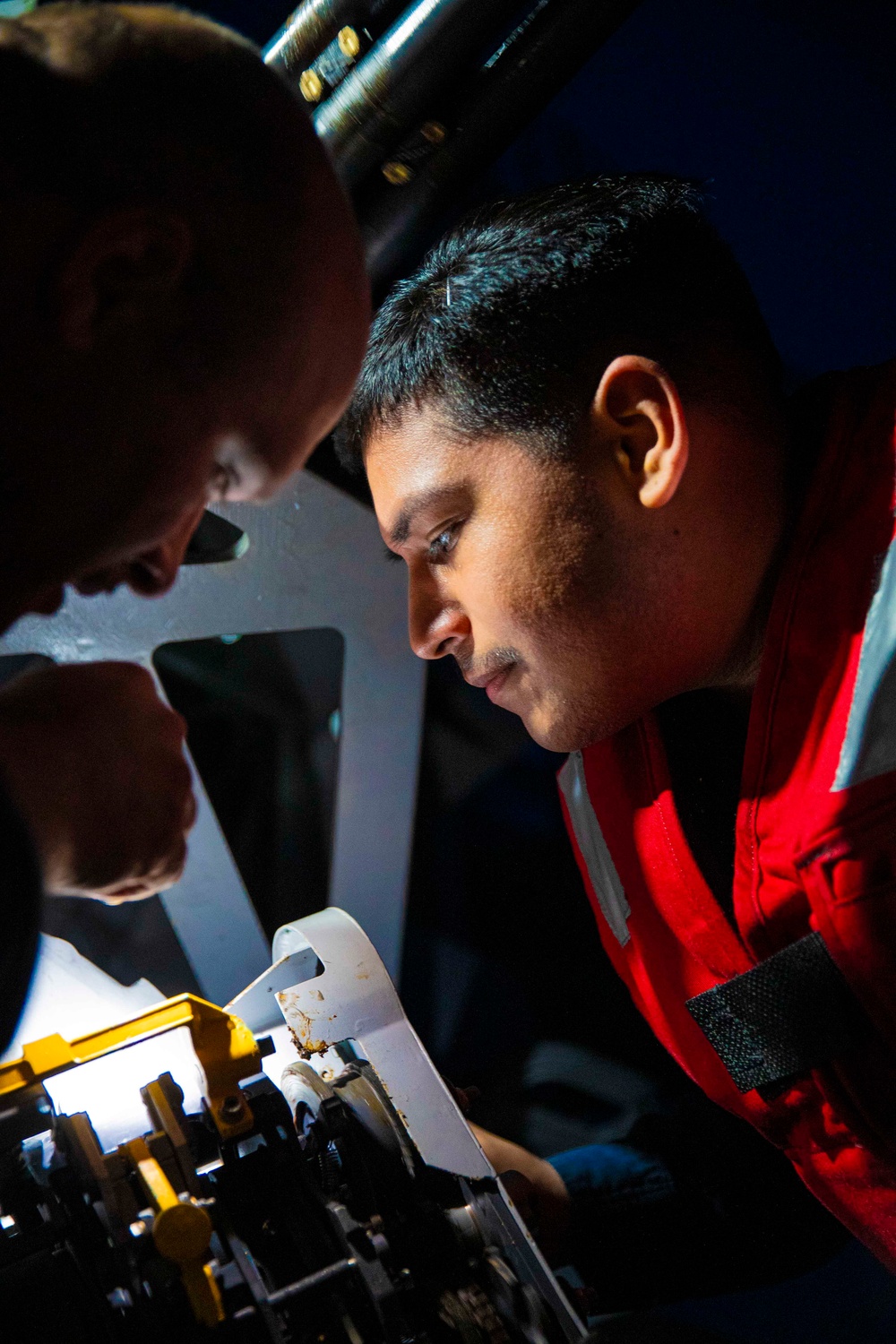 George Washington Sailors conduct CIWS maintenance