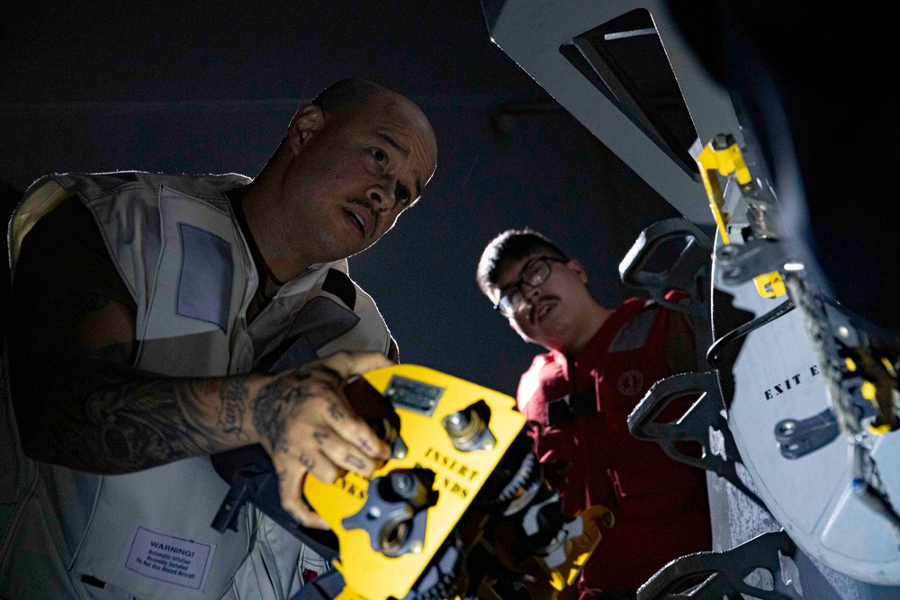 George Washington Sailors conduct CIWS maintenance