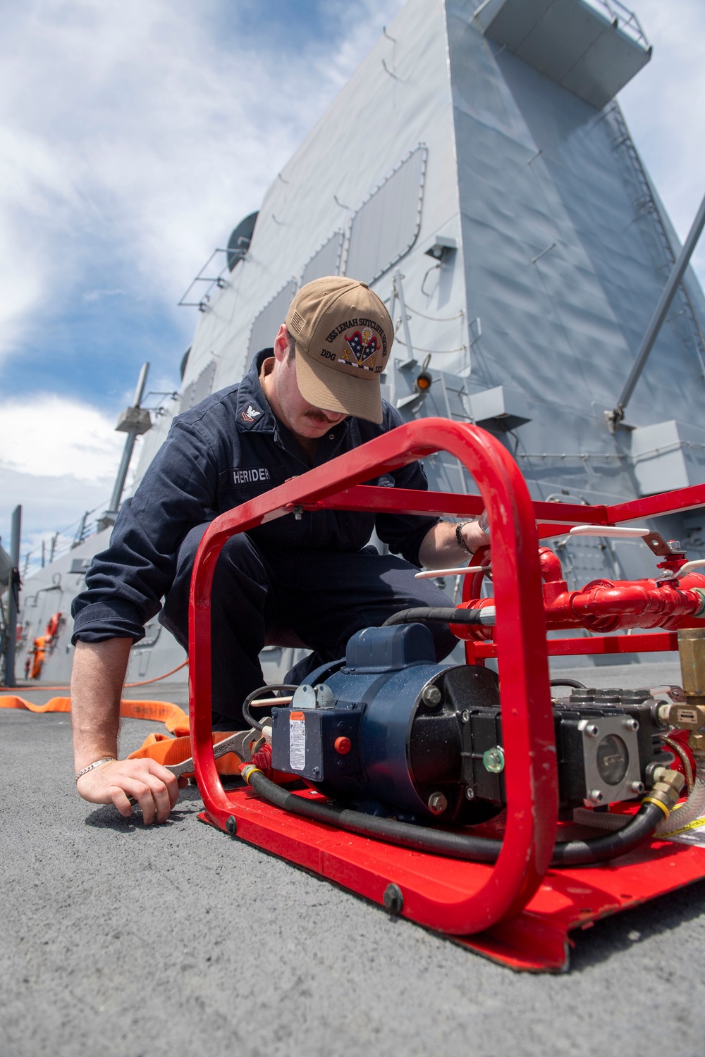 DVIDS - Images - Sailor conducts hydrostatic test [Image 4 of 4]