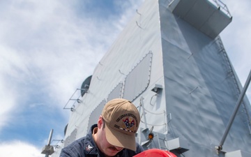 Sailor conducts hydrostatic test
