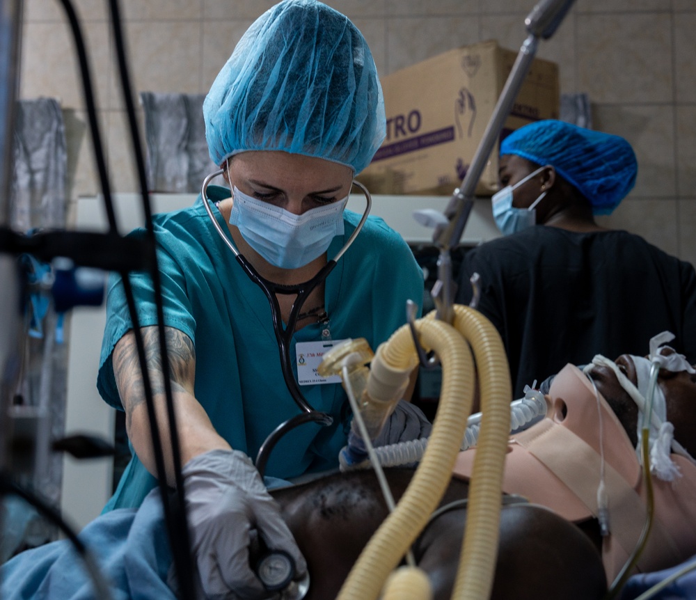 Respiratory technician takes care of patients in the ICU during African Lion 2025