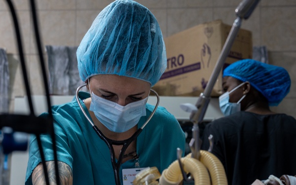 Respiratory technician takes care of patients in the ICU during African Lion 2025