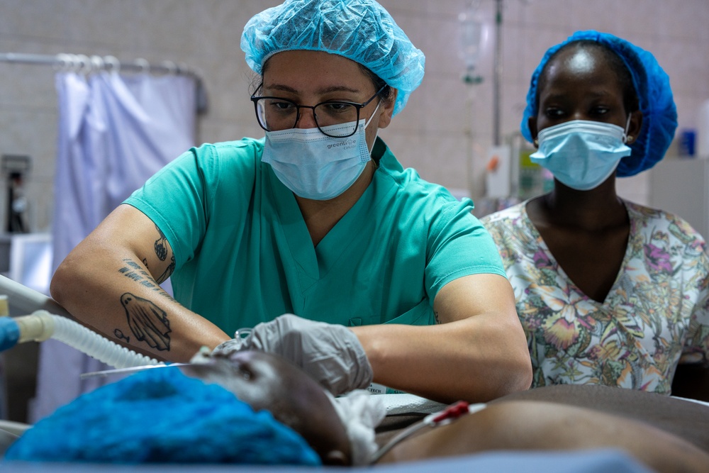 Respiratory technician takes care of patients in the ICU during African Lion 2025