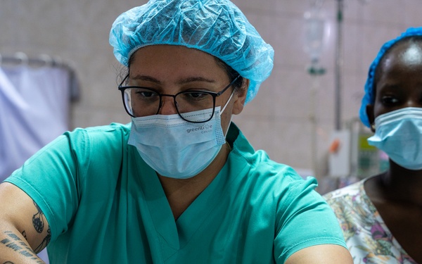 Respiratory technician takes care of patients in the ICU during African Lion 2025