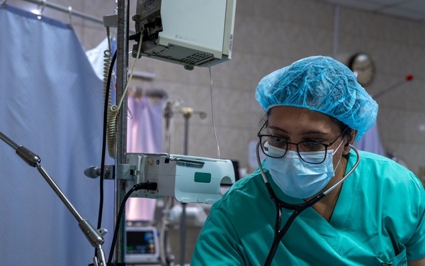 Respiratory technician takes care of patients in the ICU during African Lion 2025