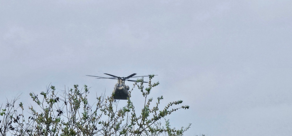 CH-47 Chinook crew helps Army Reserve competitors for Best Squad competition at Fort McCoy