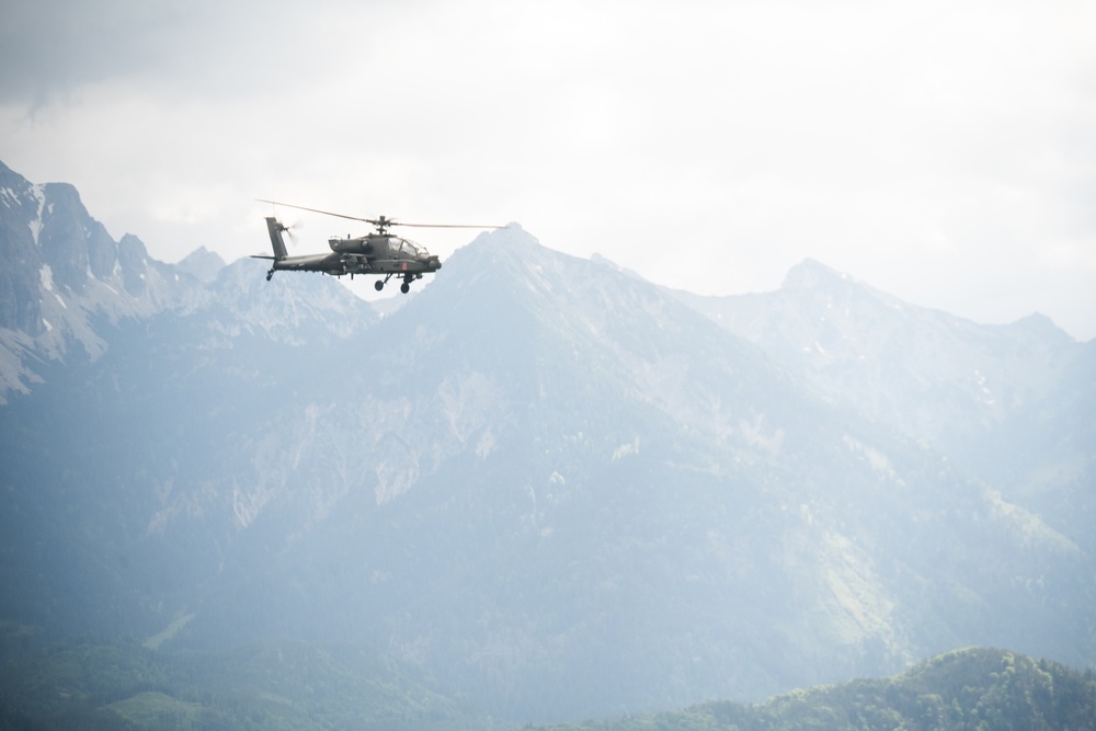 12th CAB honors its brigade commander with a final flight