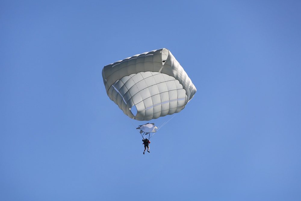 Army paratroopers conduct water jump into Lake Okeechobee