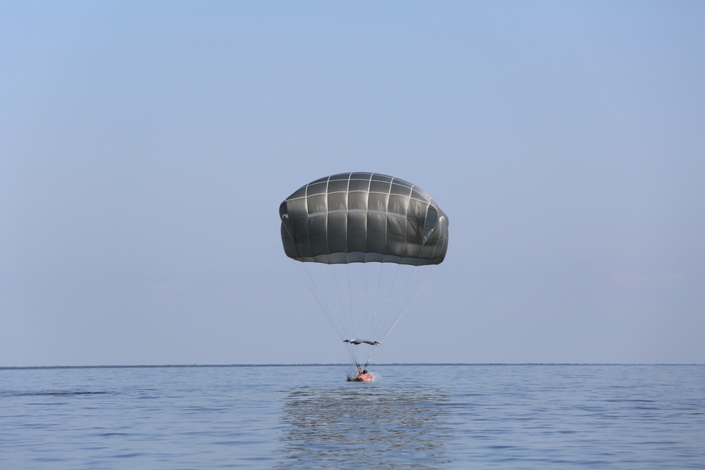 Army paratroopers conduct water jump into Lake Okeechobee