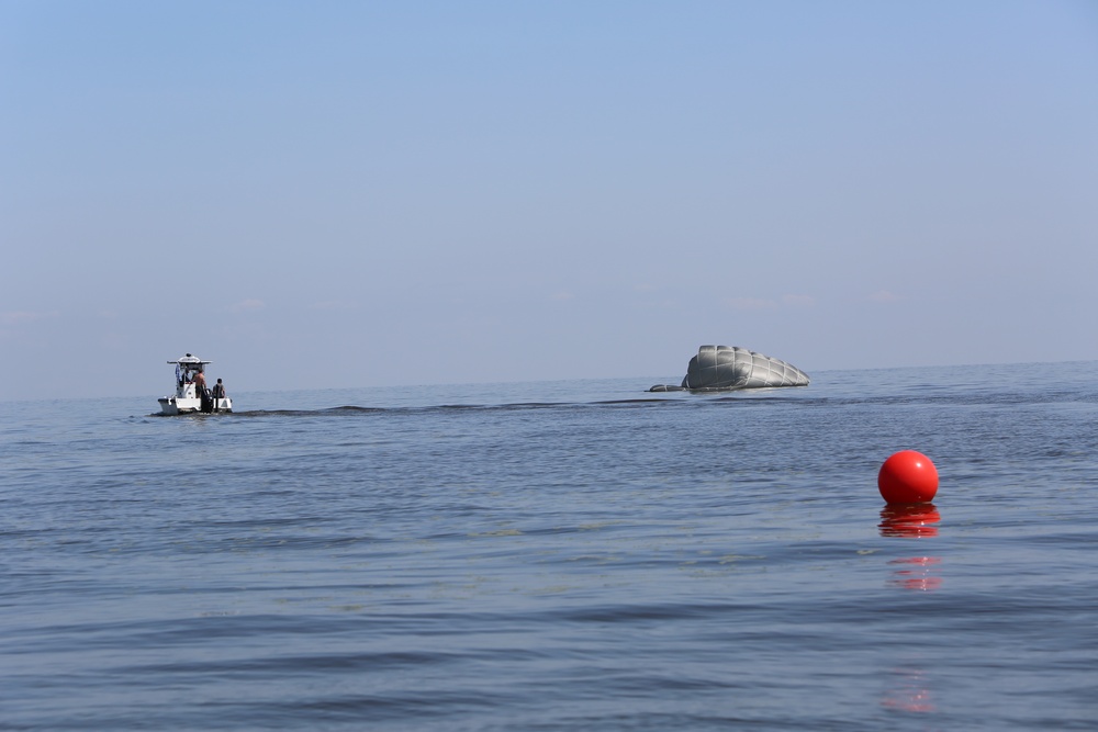 Army paratroopers conduct water jump into Lake Okeechobee