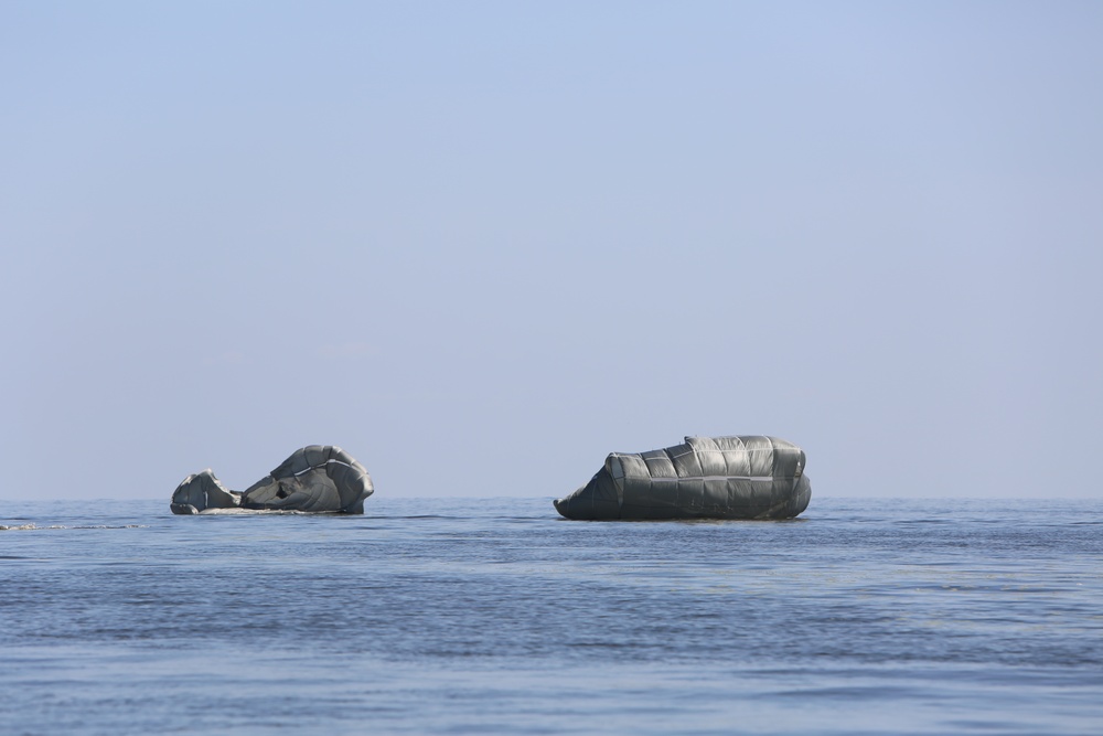 Army paratroopers conduct water jump into Lake Okeechobee