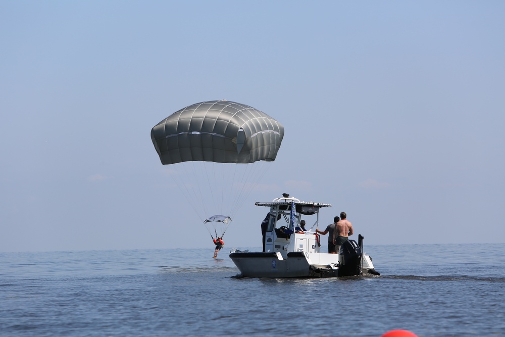 Army paratroopers conduct water jump into Lake Okeechobee