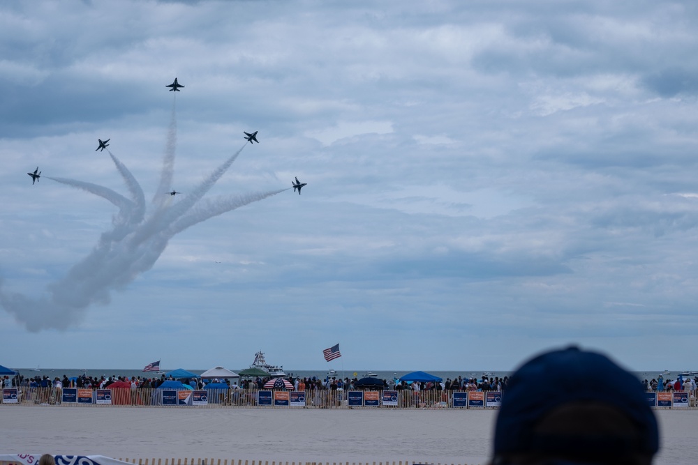 Station Jones Beach, K9,  Supports Security Zone Operations During FourLeaf Air Show 2025