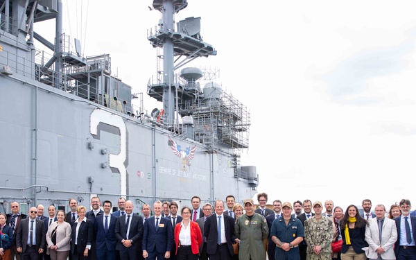 Kearsarge Hosts French Institute for Higher National Defense Studies