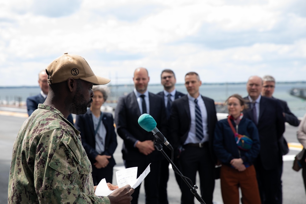 Kearsarge Hosts French Institute for Higher National Defense Studies