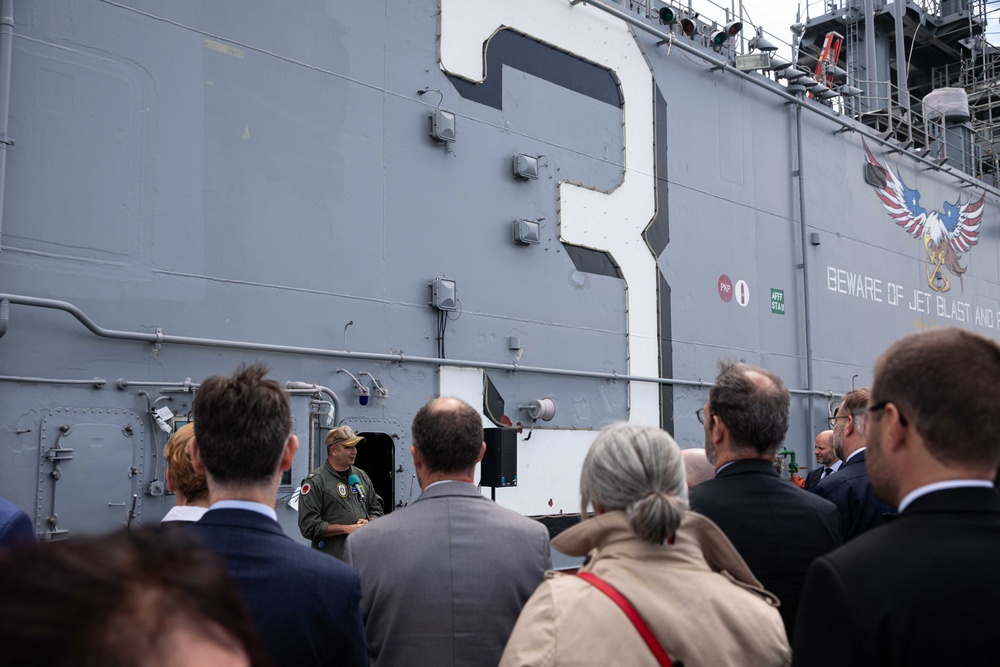 Kearsarge Hosts French Institute for Higher National Defense Studies