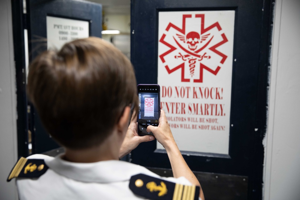 Kearsarge Hosts French Institute for Higher National Defense Studies