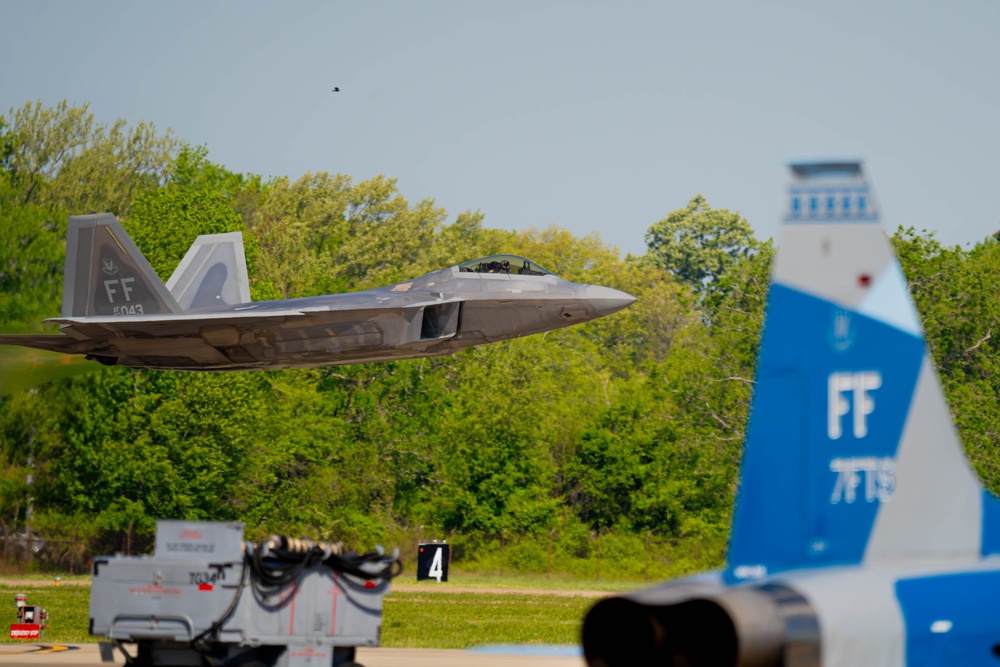 F-22 Raptor Demonstration Team Practice