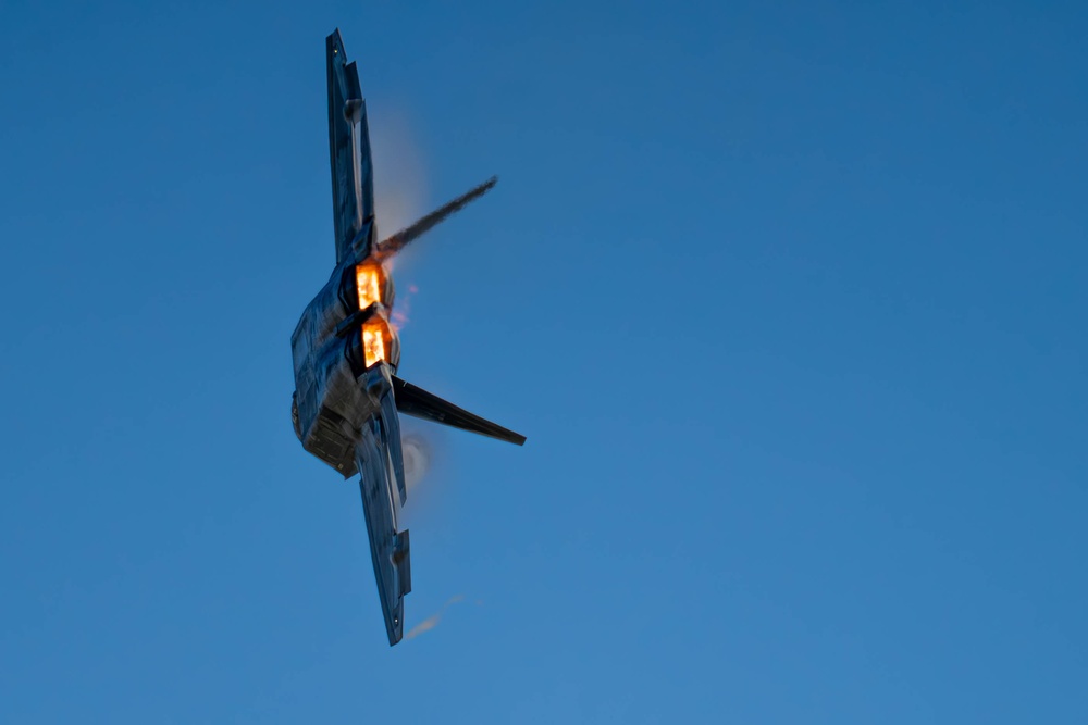 F-22 Raptor Demonstration Team Practice