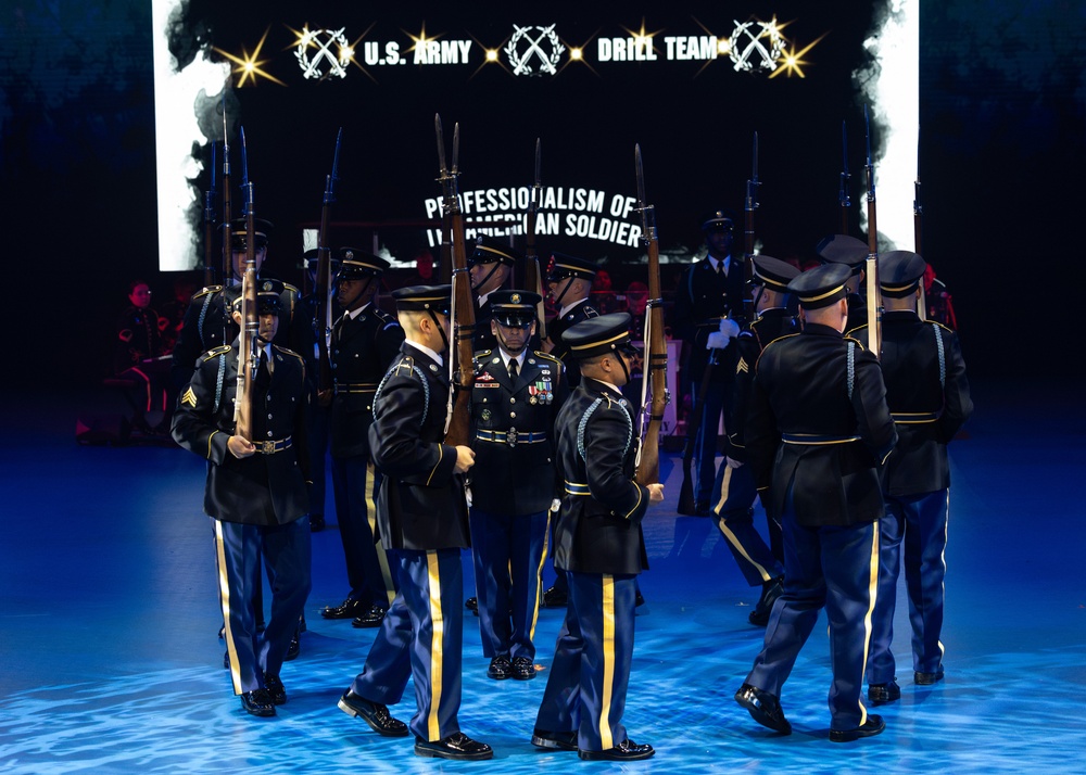 U.S. Army Band Colonel hosts Twilight Tattoo