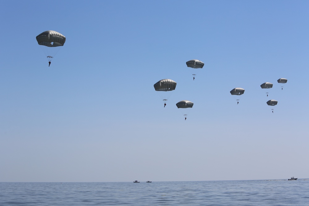 Army paratroopers conduct water jump into Lake Okeechobee