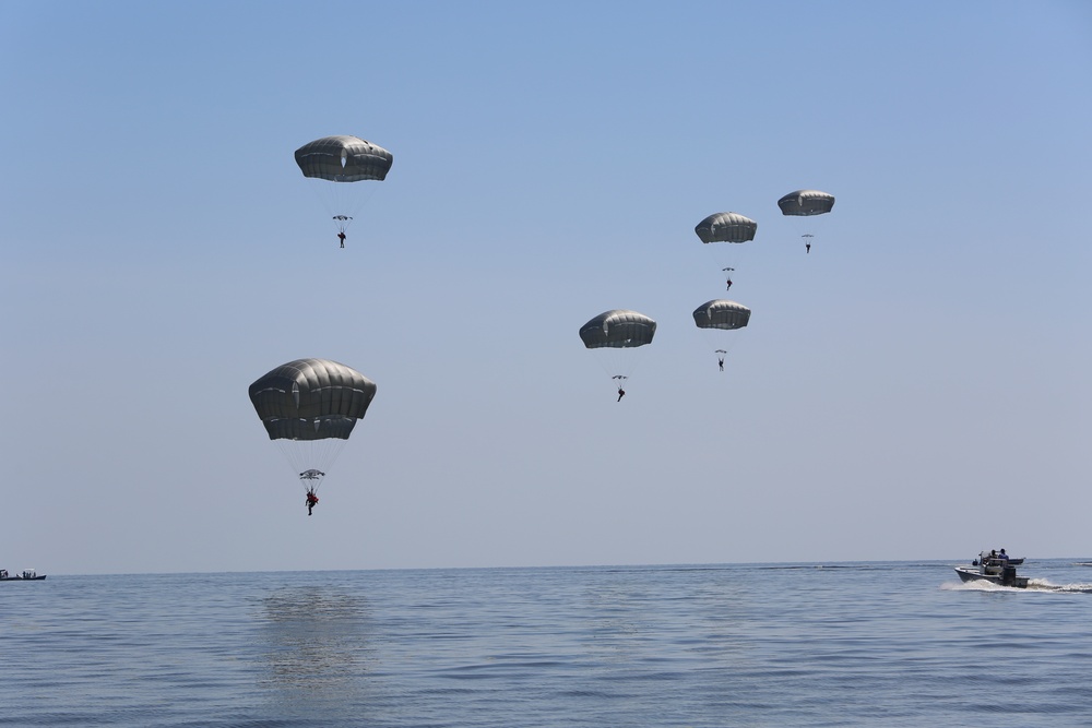 Army paratroopers conduct water jump into Lake Okeechobee