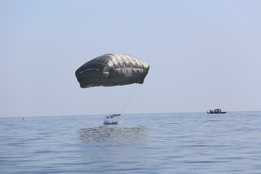 Army paratroopers conduct water jump into Lake Okeechobee