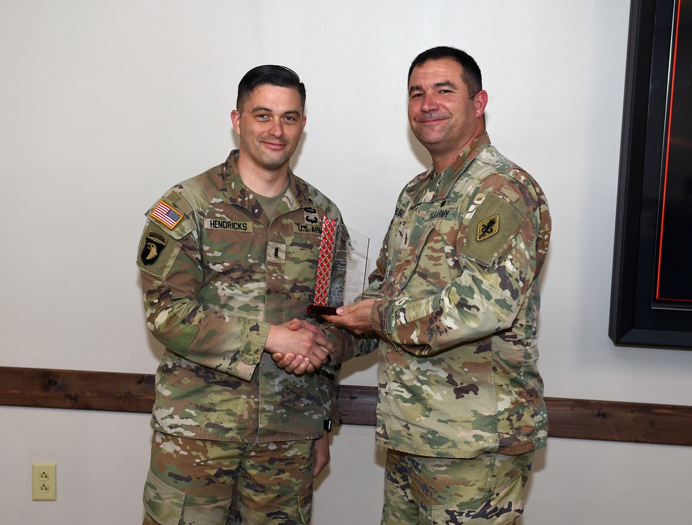 CW3 Hendricks wins Ohlsen award
