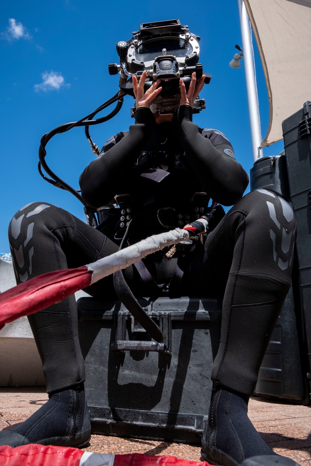 Coast Guard Divers Demonstrate Capabilities During Fleet Week New York 2025