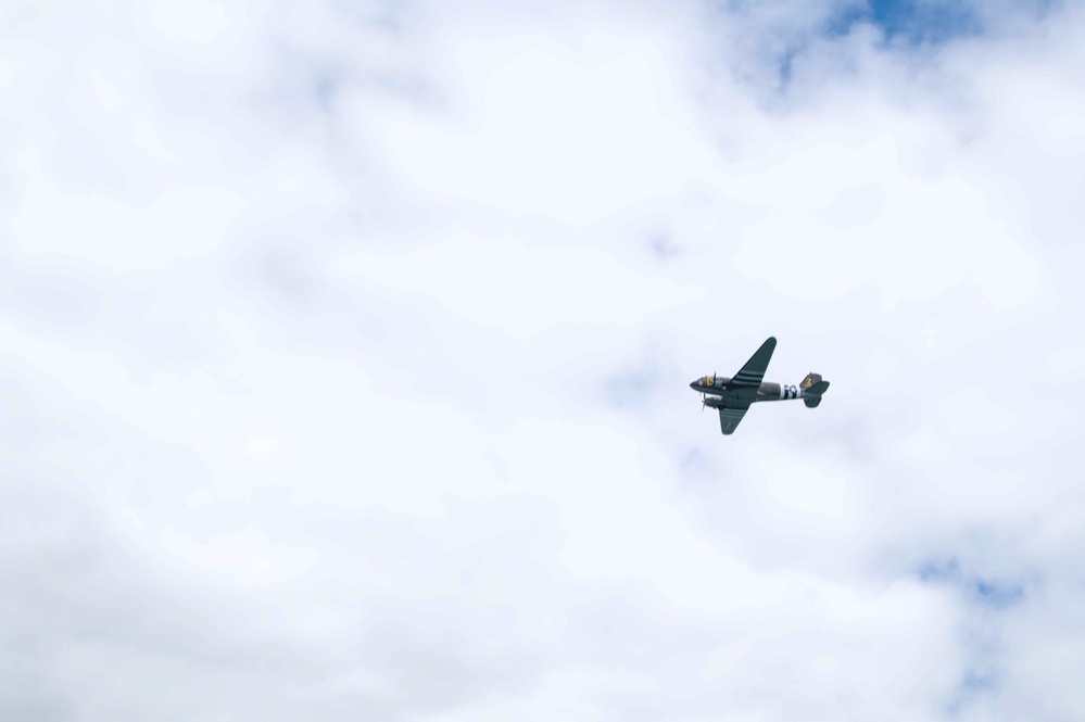 U.S. Coast Guard supports the 2025 FourLeaf Air Show