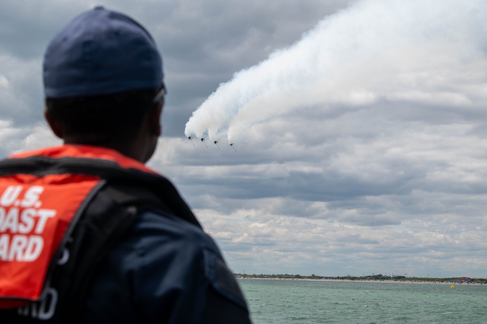 U.S. Coast Guard supports the 2025 FourLeaf Air Show