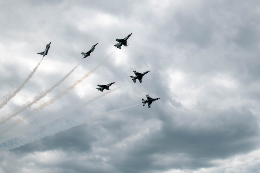 U.S. Coast Guard supports the 2025 FourLeaf Air Show