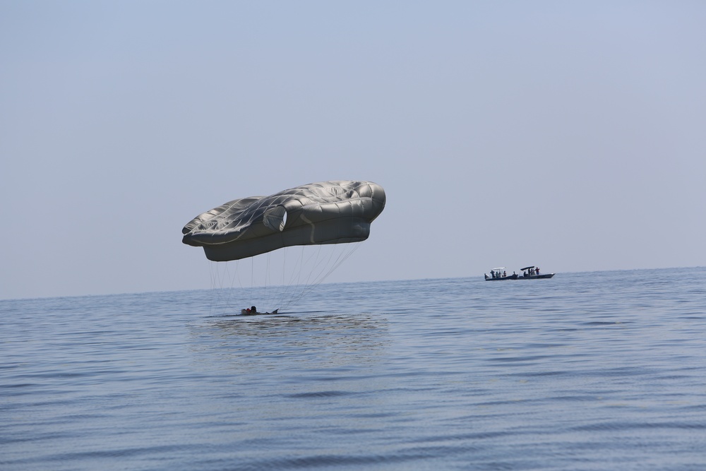 Army paratroopers conduct water jump into Lake Okeechobee