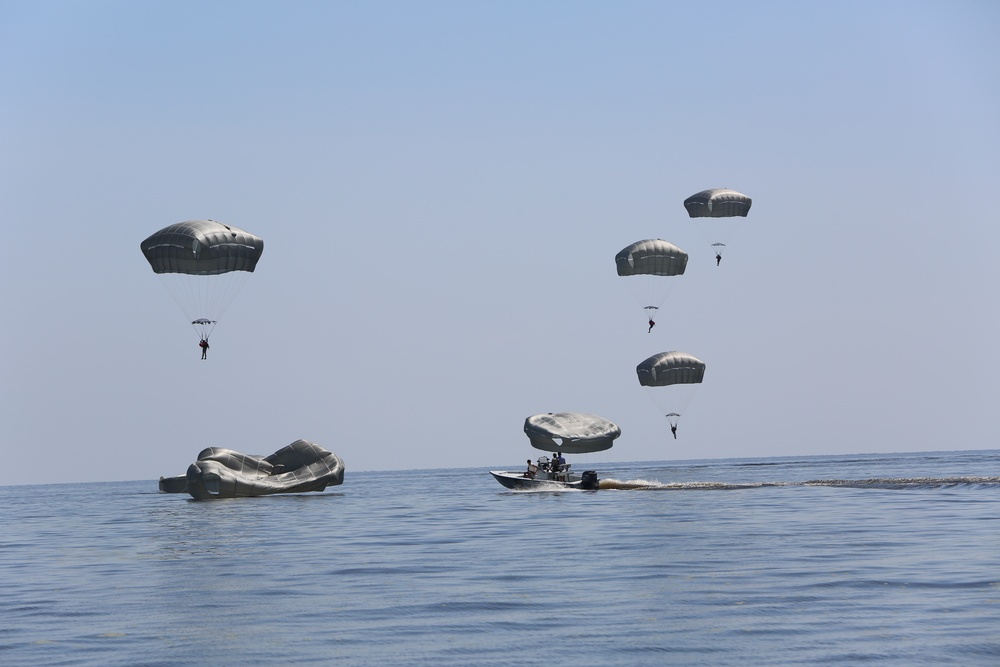 Army paratroopers conduct water jump into Lake Okeechobee