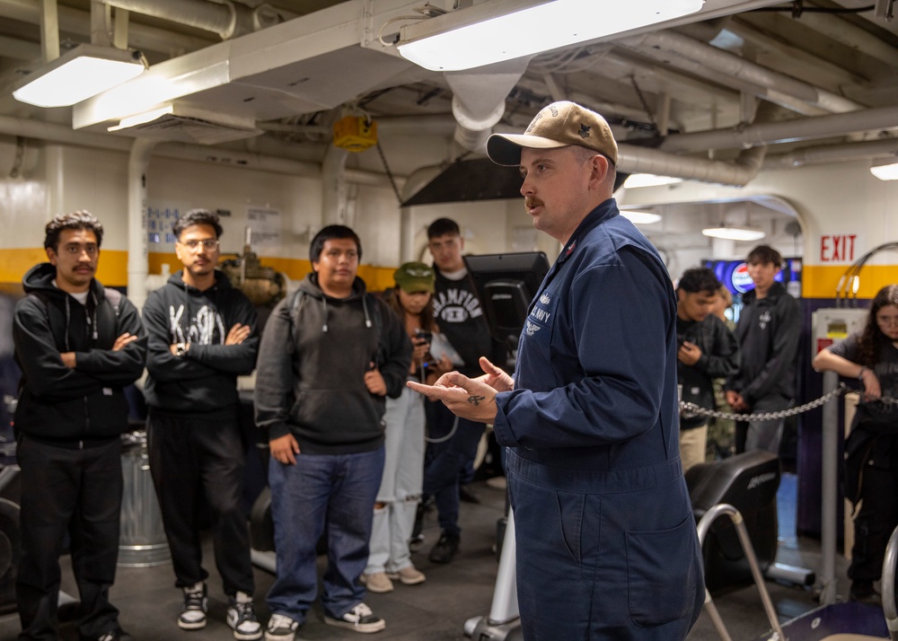 High School Students Visit MKI