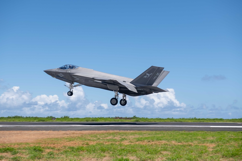 CVW 5 Conducts FCLP at Iwo To