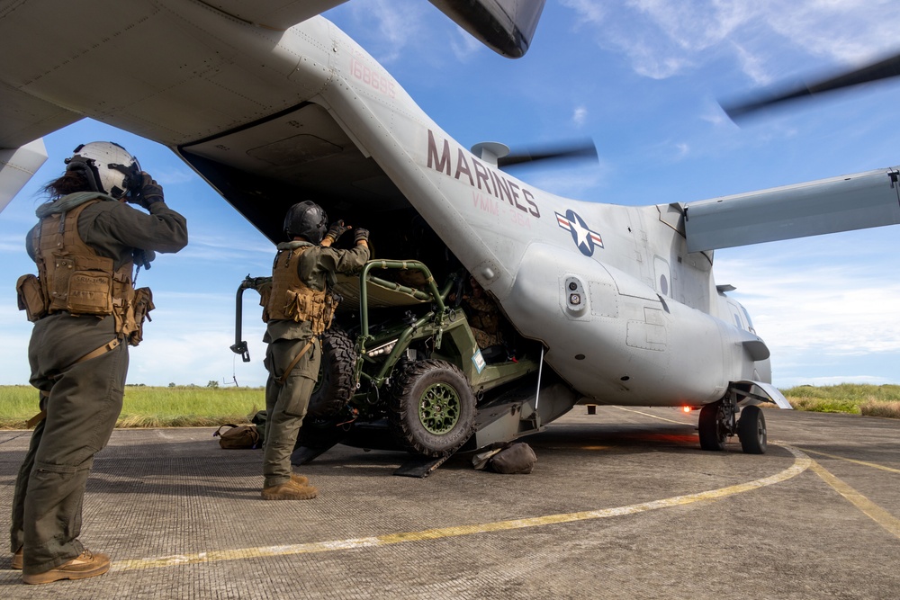 KAMANDAG 9: VMM-364 Inserts Marines into Basco Island, Philippines