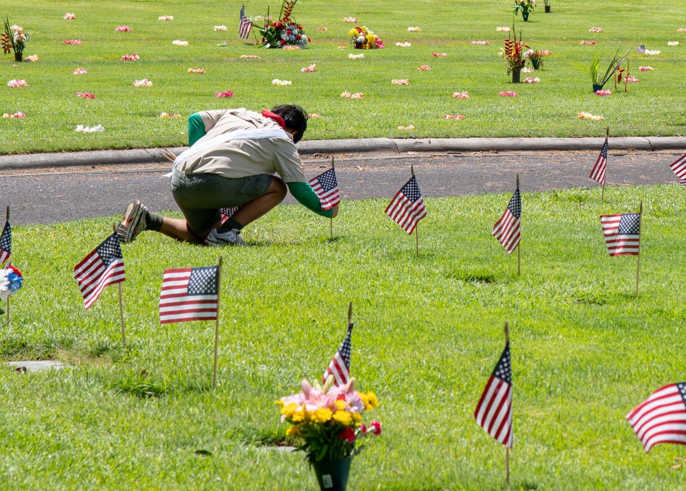 Scouts, Soldiers, volunteers honor fallen at Memorial Day ceremony