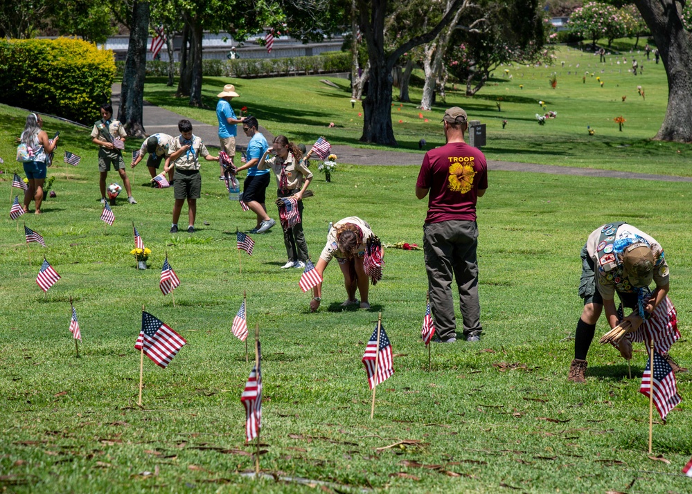 Scouts, Soldiers, volunteers honor fallen at Memorial Day ceremony
