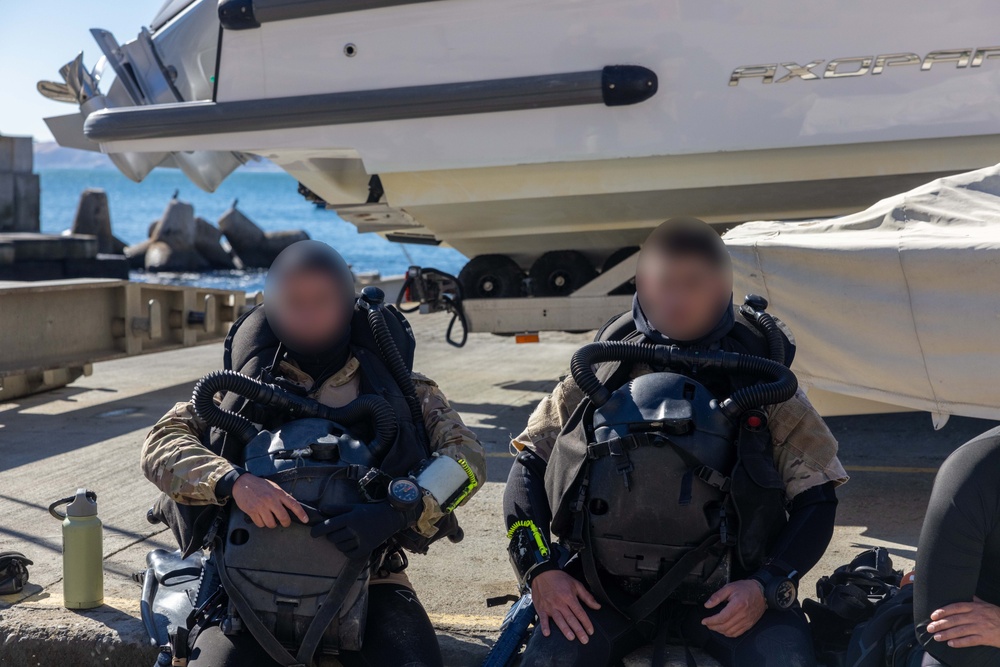 Divers: SOUTHERN STAR 25