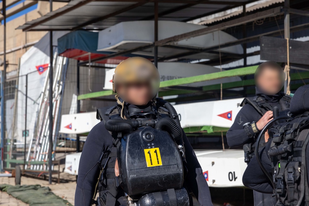 Divers: SOUTHERN STAR 25
