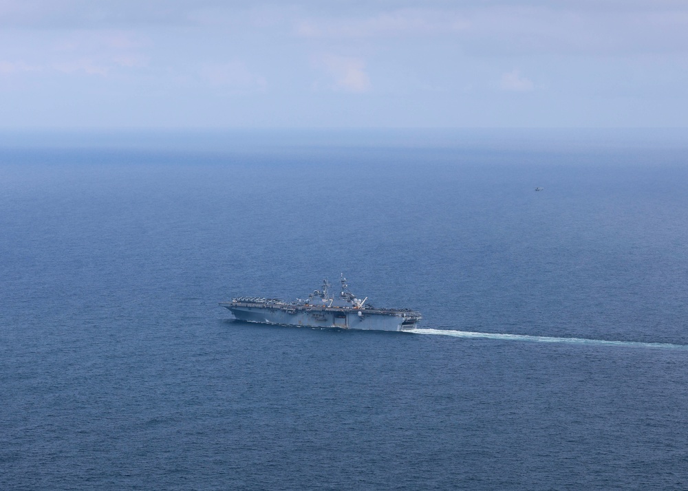 USS Iwo Jima Conducts a Simulated Strait Transit