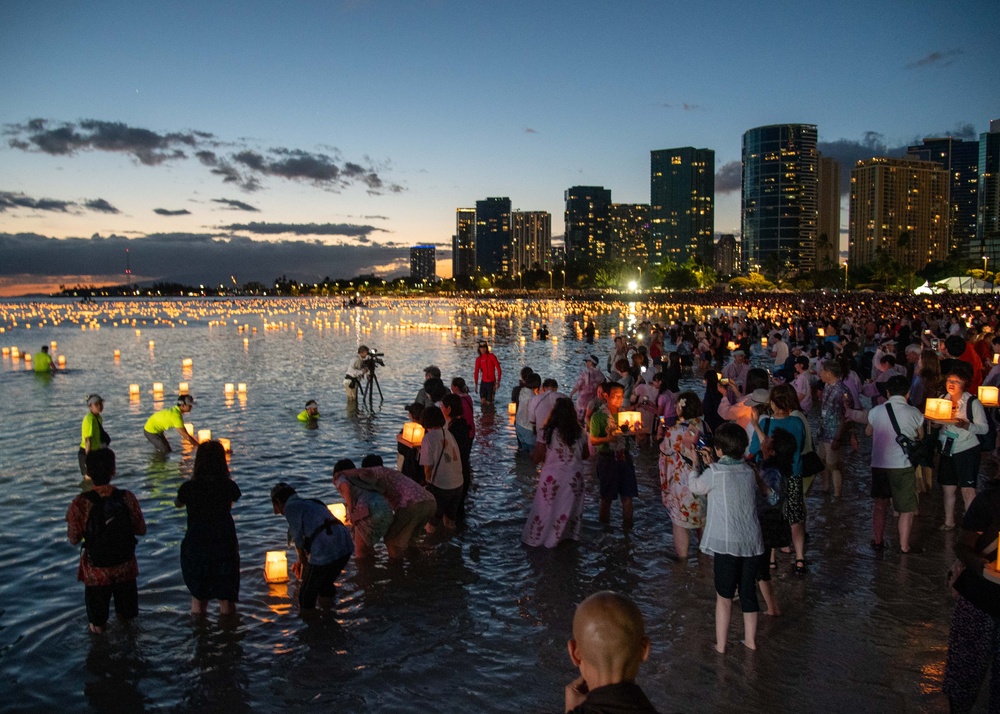 27th Annual Shinnyo Lantern Floating Ceremony Unites Community in Remembrance at Ala Moana Beach