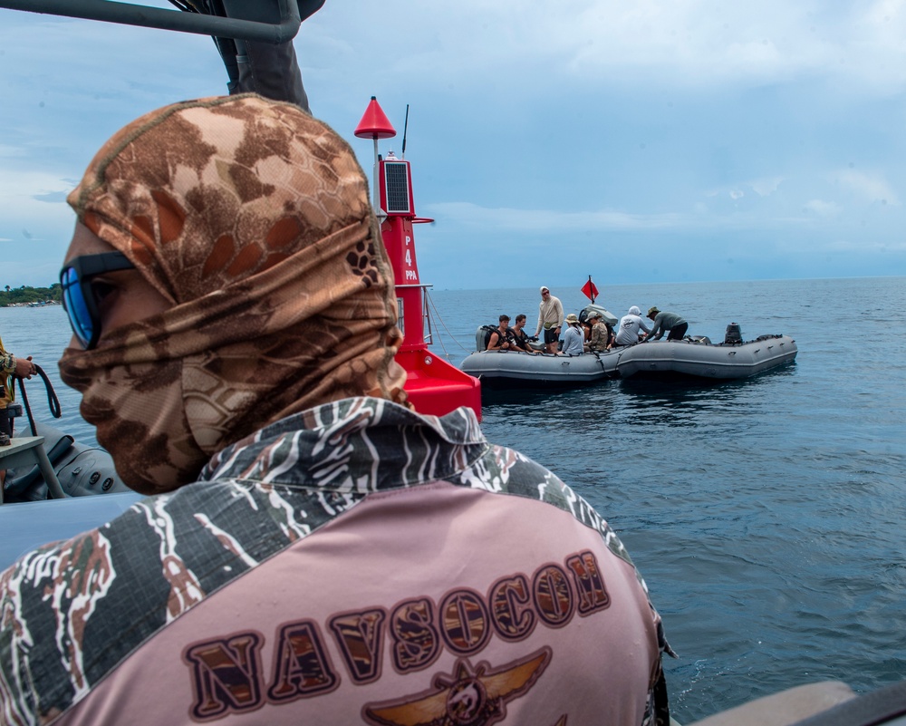 EODMU 5 Trains With Philippines Sailors and Coast Guardsmen During Balikatan 2025