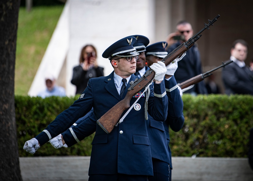 U.S. 6th Fleet attends Memorial Day Ceremony in Florence