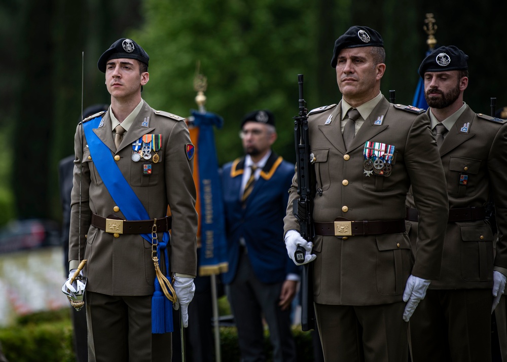 U.S. 6th Fleet attends Memorial Day Ceremony in Florence