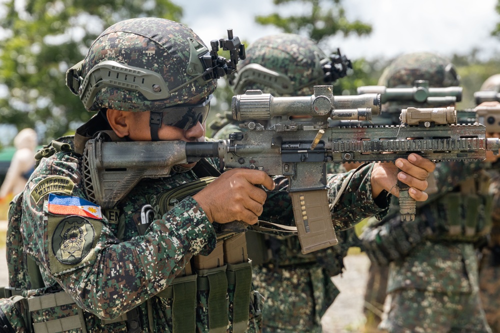 KAMANDAG 9: MRF-D 25.3 and Philippine Armed Forces participate subject matter expert exchange