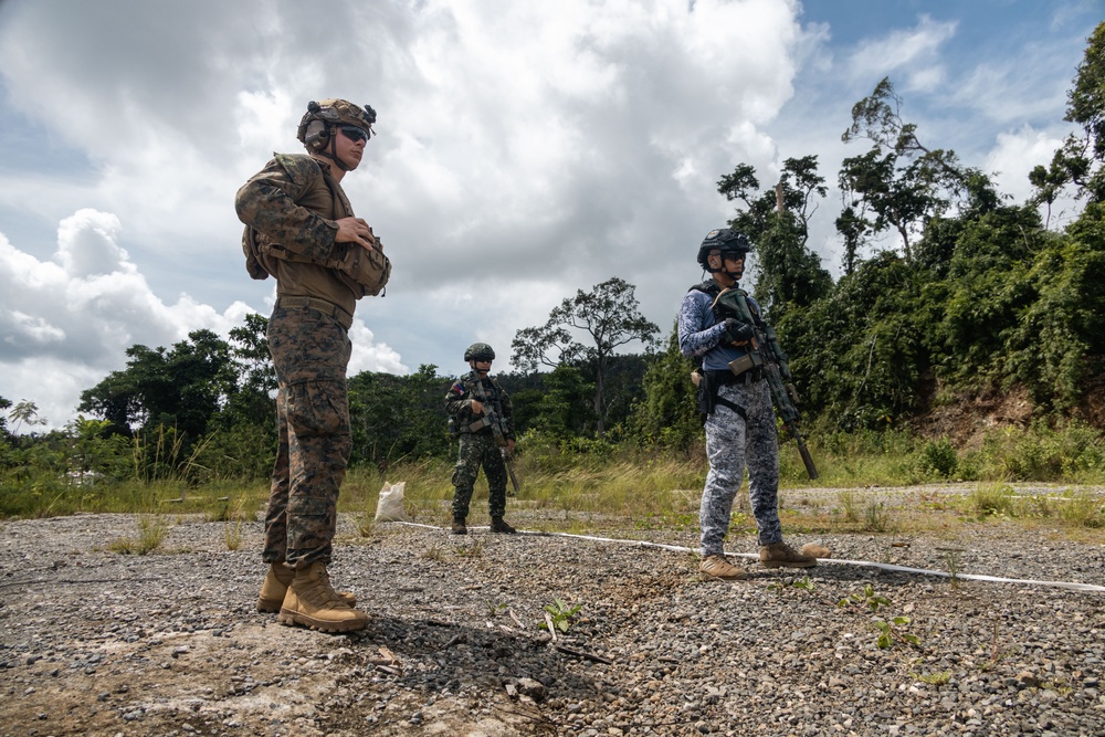 KAMANDAG 9: MRF-D 25.3 and Philippine Armed Forces participate subject matter expert exchange