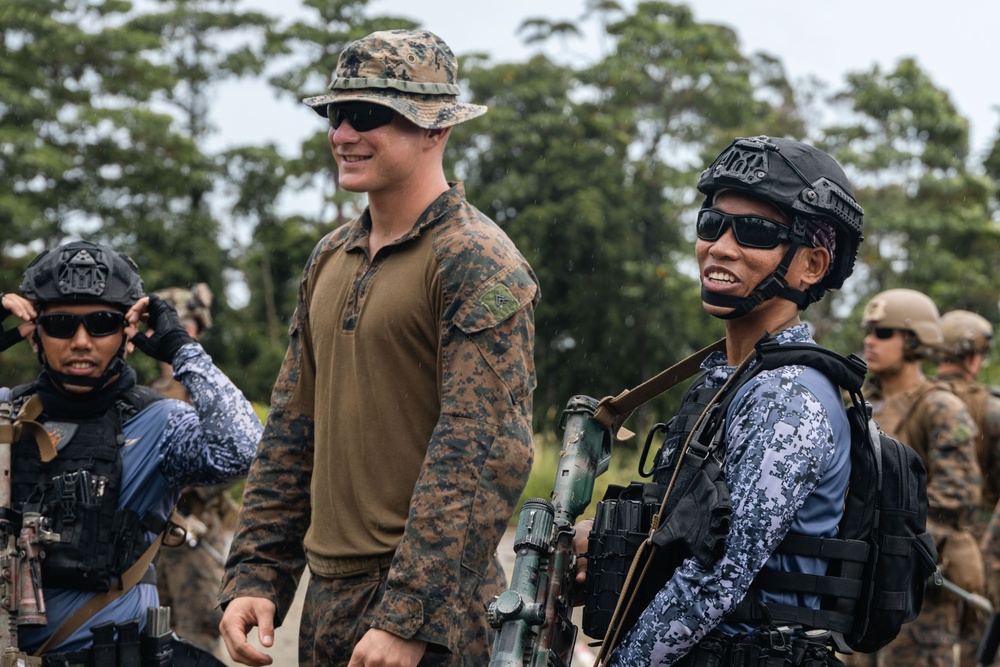 KAMANDAG 9: MRF-D 25.3 and Philippine Armed Forces participate subject matter expert exchange