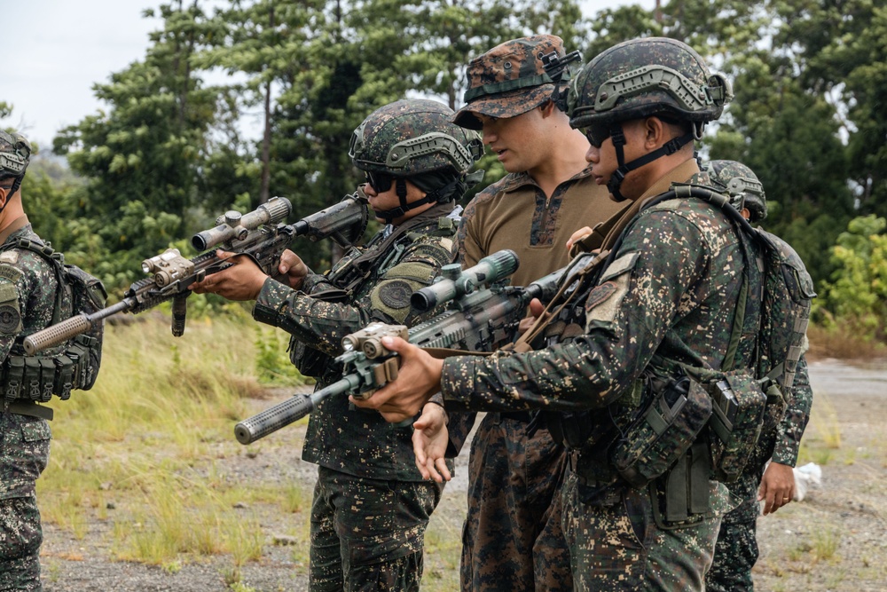 KAMANDAG 9: MRF-D 25.3 and Philippine Armed Forces participate subject matter expert exchange
